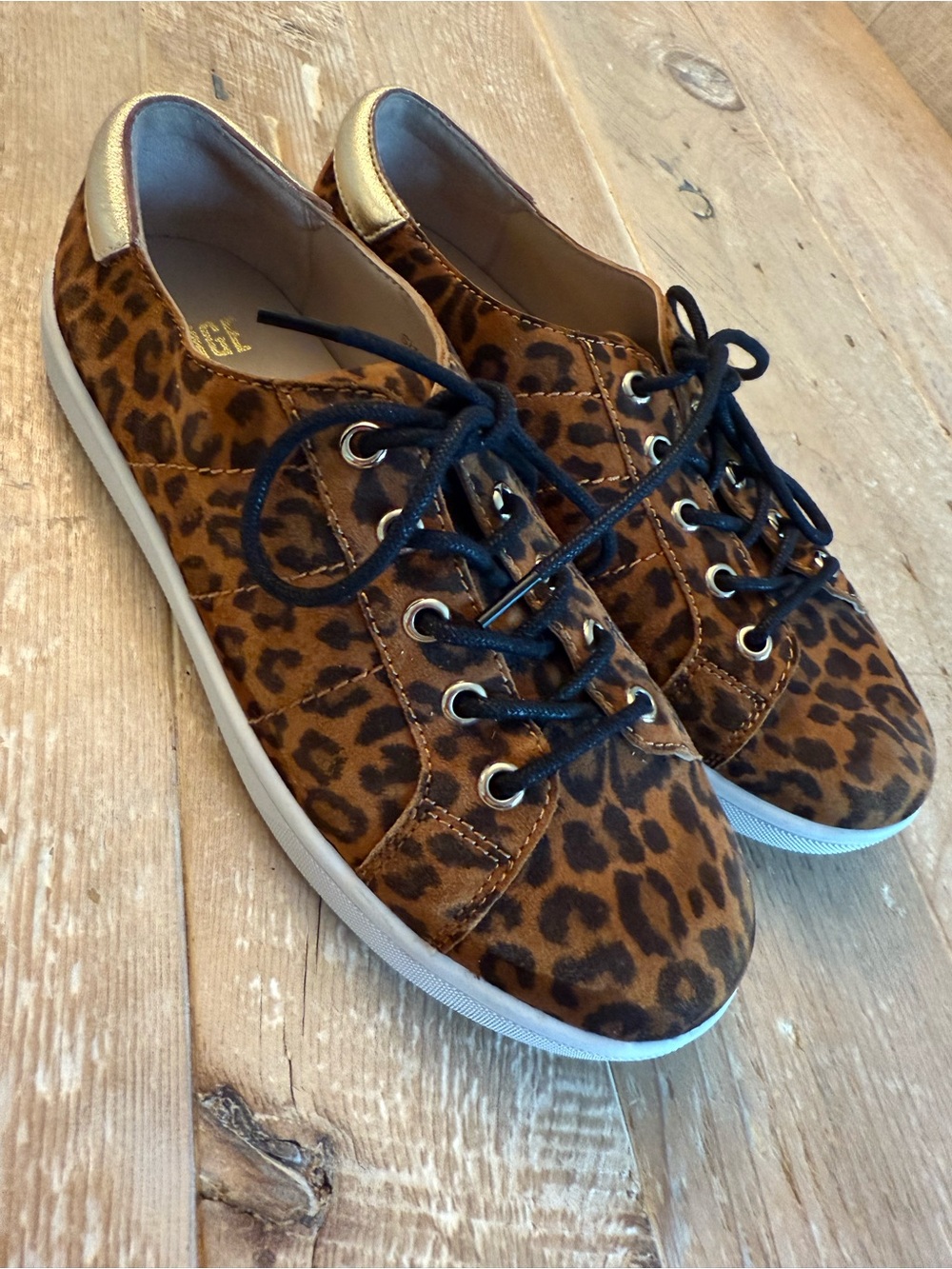 Paige Leopard Print Lace-Up Women's Sneakers - 7 EUC